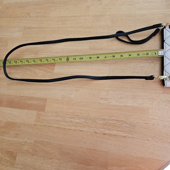 Luv Betsey Johnson Quilted Cross-body Wristlet Purse Bag Ivory Black Hearts - Picture 8 of 8